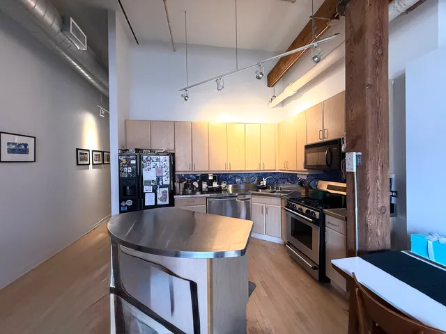 $3,400 | 1330 West Monroe Street, Unit 415, Chicago, IL 60607