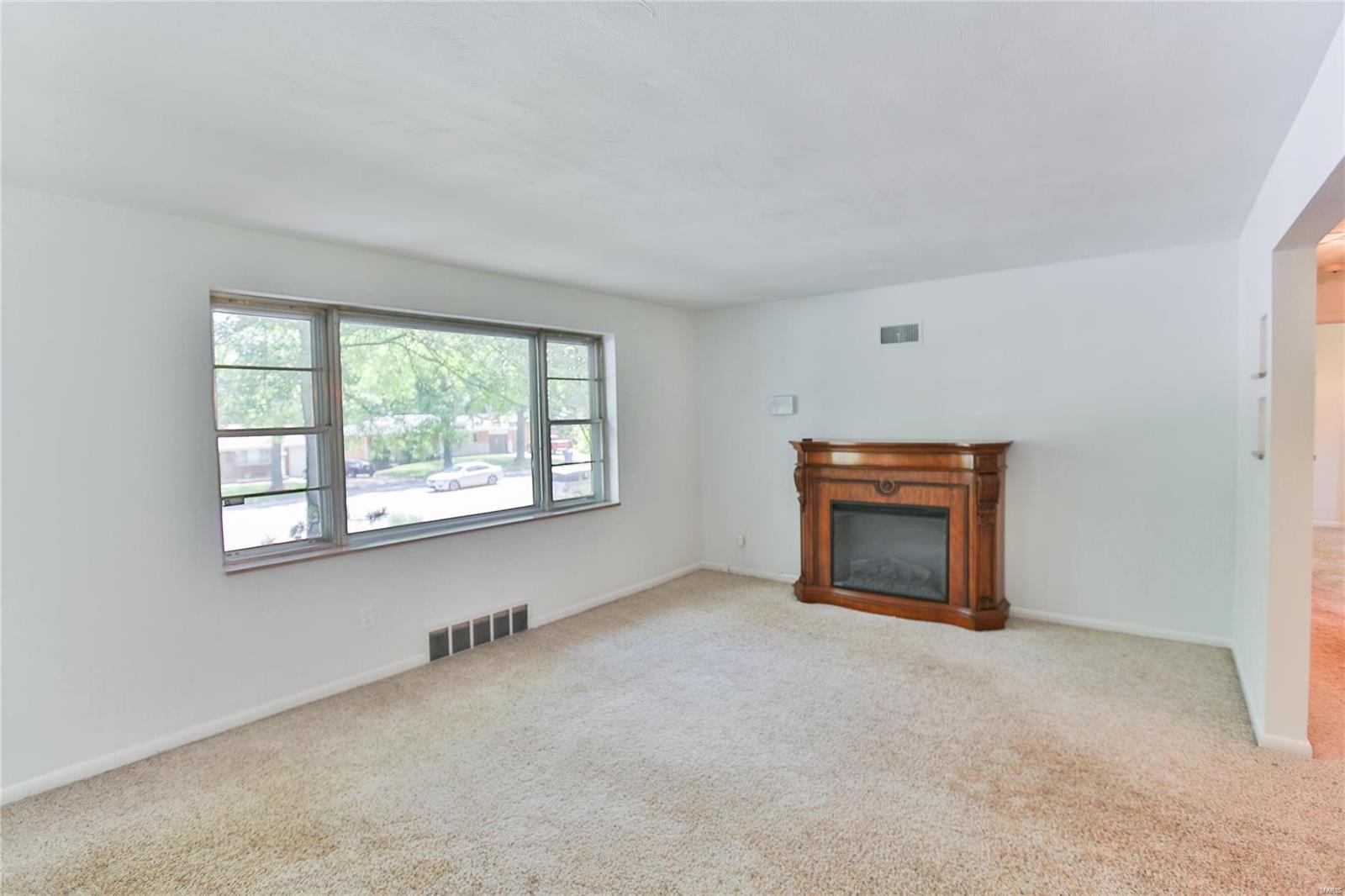 1132 Reavis Barracks Road St. Louis, MO 63125 - Photo 12 of 36 Gallery Image 12