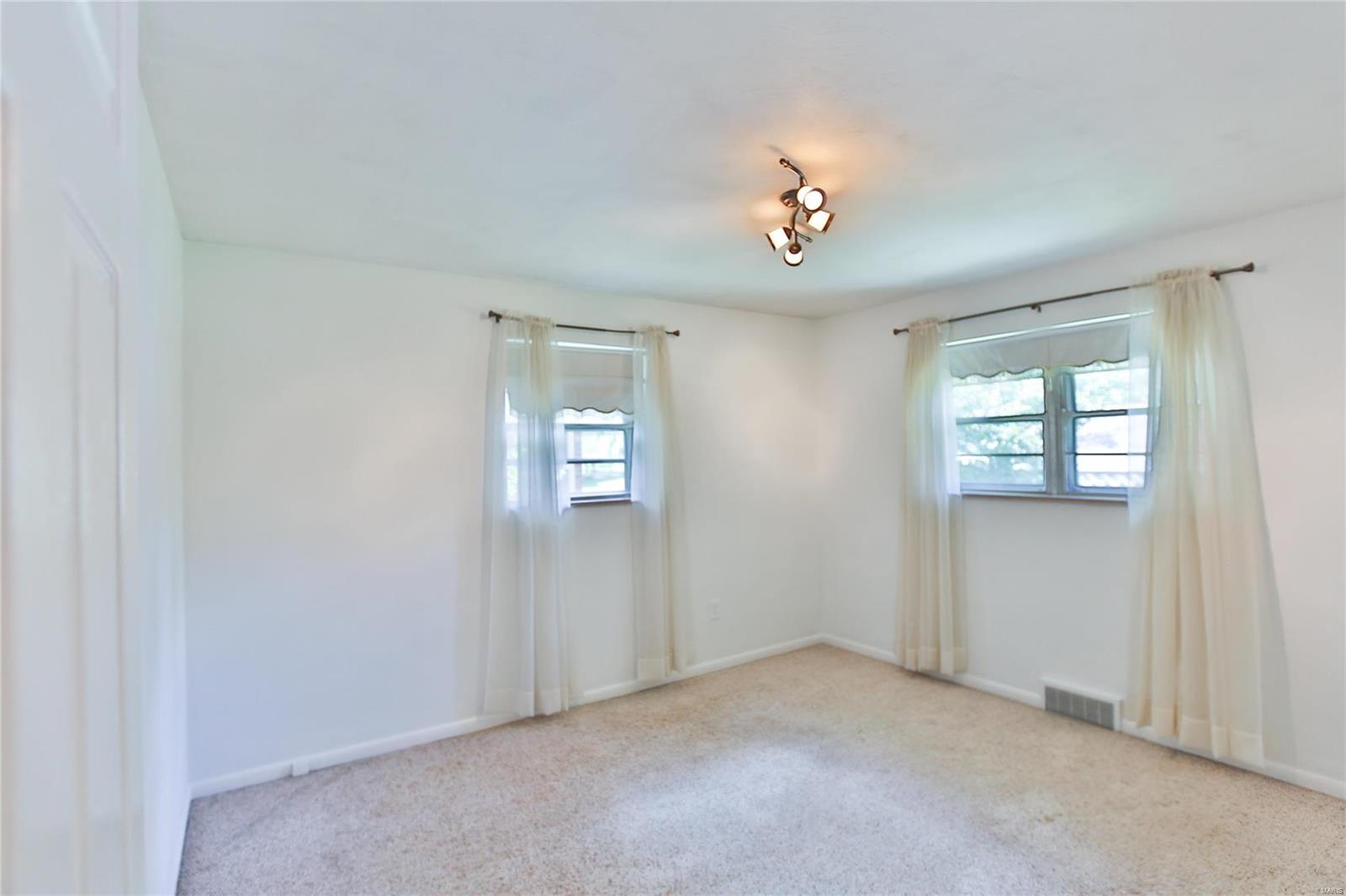 1132 Reavis Barracks Road St. Louis, MO 63125 - Photo 23 of 36 Gallery Image 23