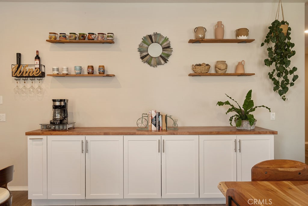 829 South Pine Avenue Rialto, CA 92376 - Photo 29 of 48 This dry bar/ extra cabinetry is movable.