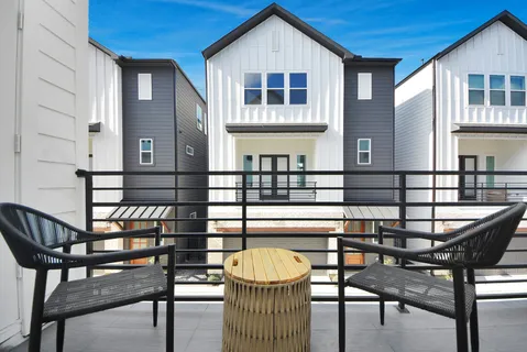 a view of a building outdoor seating area