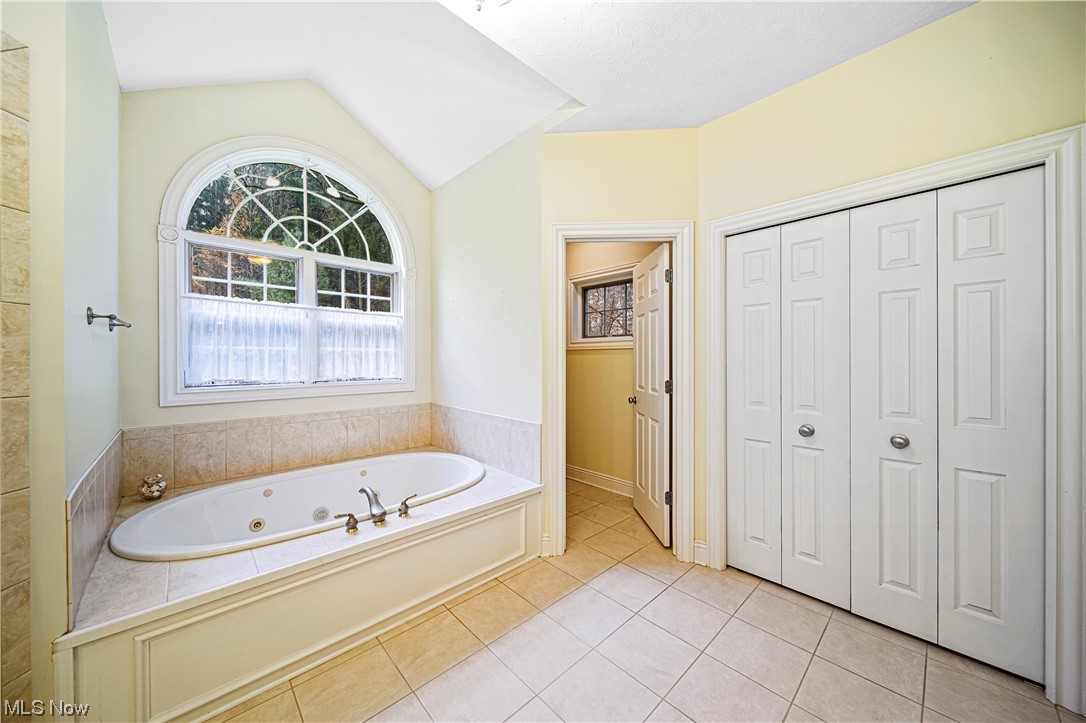 2584 Dodd Road Willoughby, OH 44094 - Photo 13 of 35 Gallery Image 13