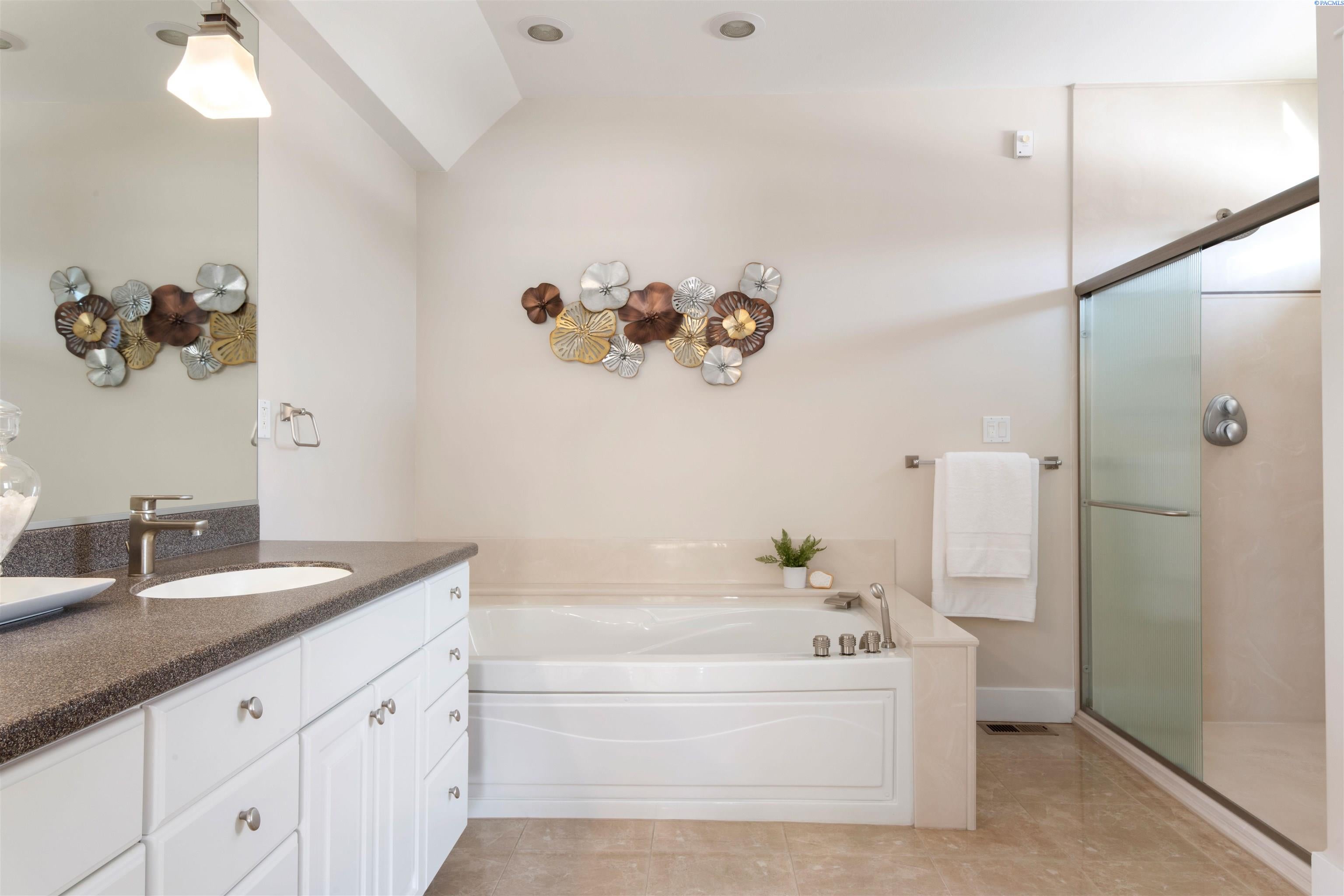 97801 East Ridgeview Drive Kennewick, WA 99338 - Photo 22 of 50 Gallery Image 22