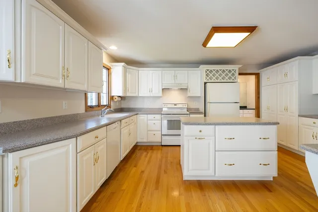 $649,900 | 161 Wild Flower Circle, Westfield, MA 01085