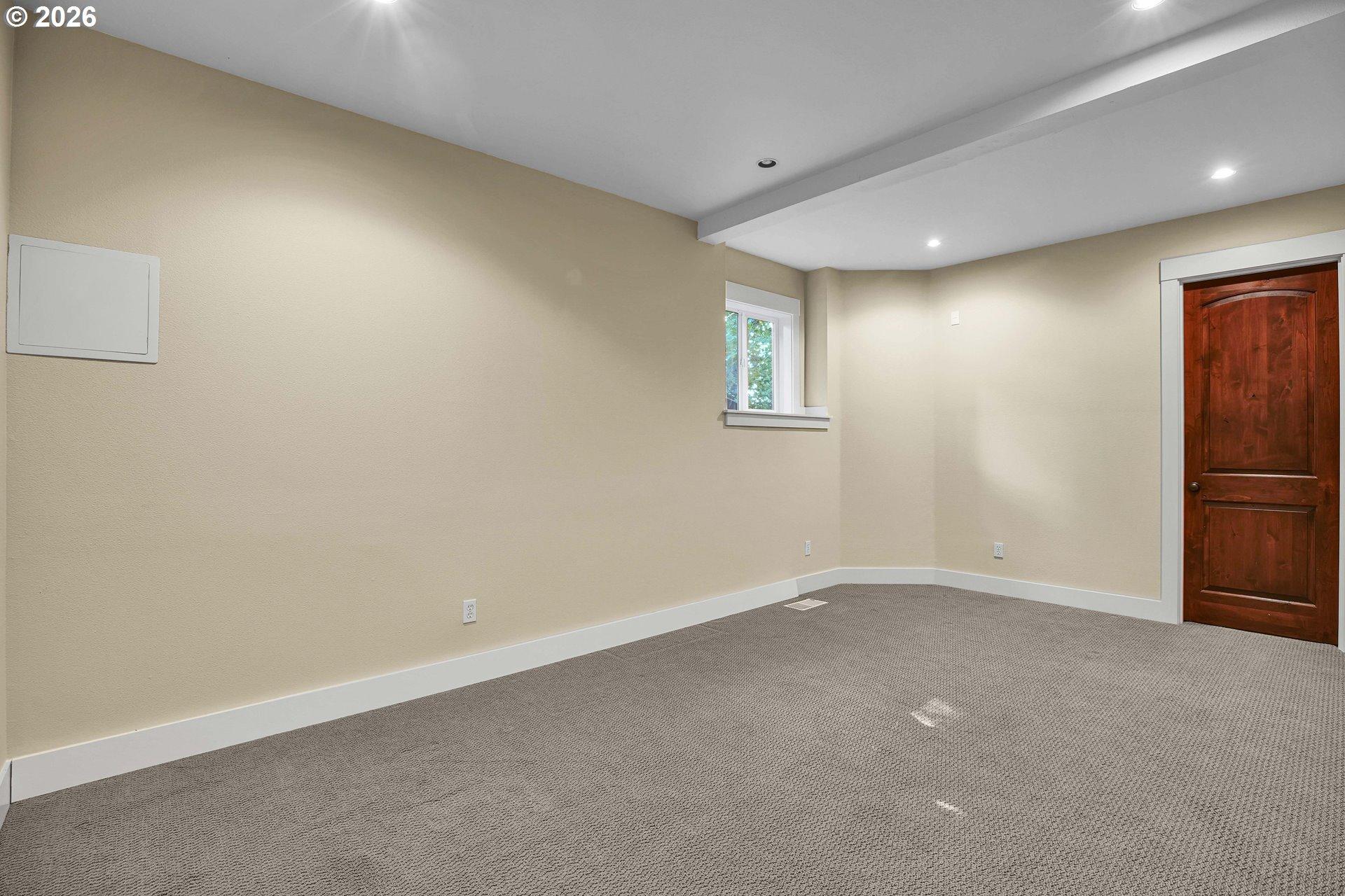 730 Southwest Menefee Lane Portland, OR 97239 - Photo 40 of 45 Gallery Image 40