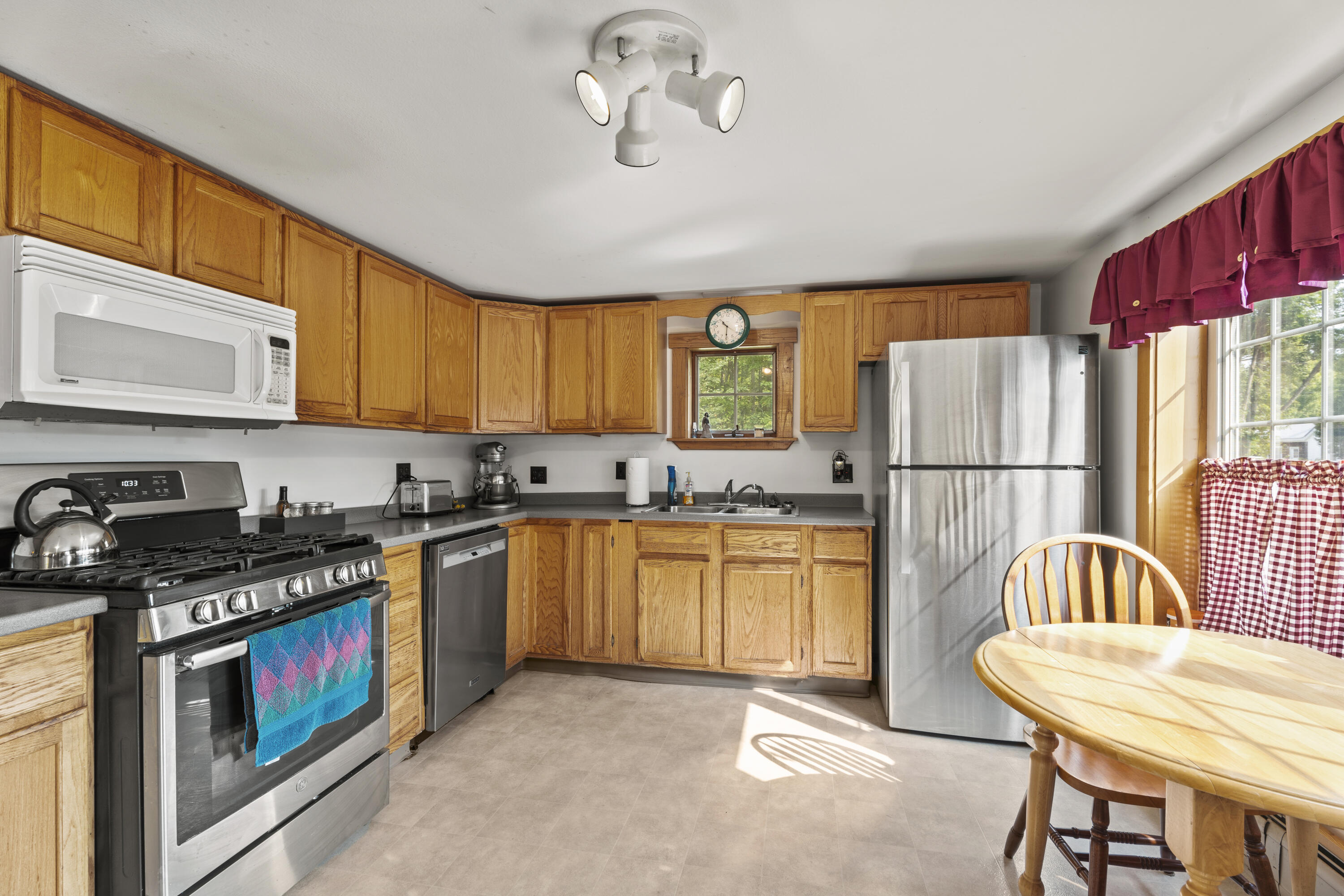 8 Sunken Bridge Road Winterport, ME 04496 - Photo 7 of 31 DSC03388