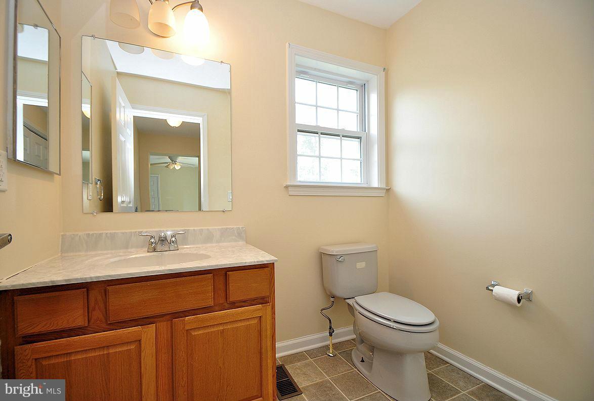 7403 Plainview Road Rosedale, MD 21237 - Photo 16 of 26 Bath