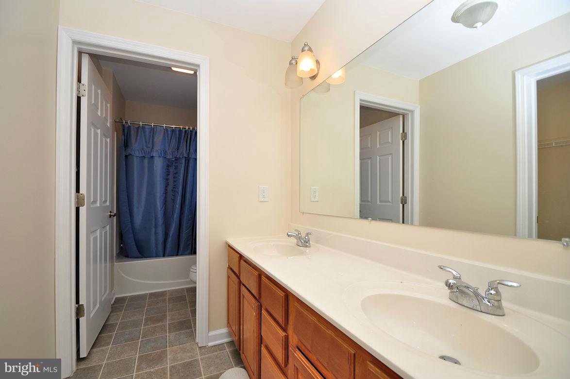 7403 Plainview Road Rosedale, MD 21237 - Photo 17 of 26 Bath