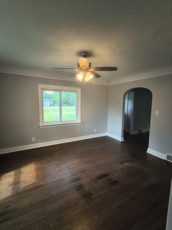 6277 Corunna Road Flint, MI 48532 - Photo 18 of 44 Living Space