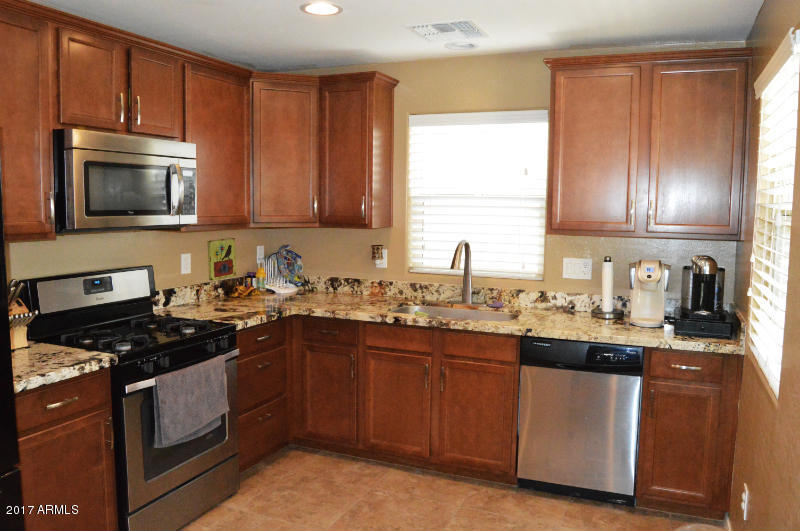 2232 South Buckaroo Trail Gilbert, AZ 85295 - Photo 7 of 20 Kitchen (2)