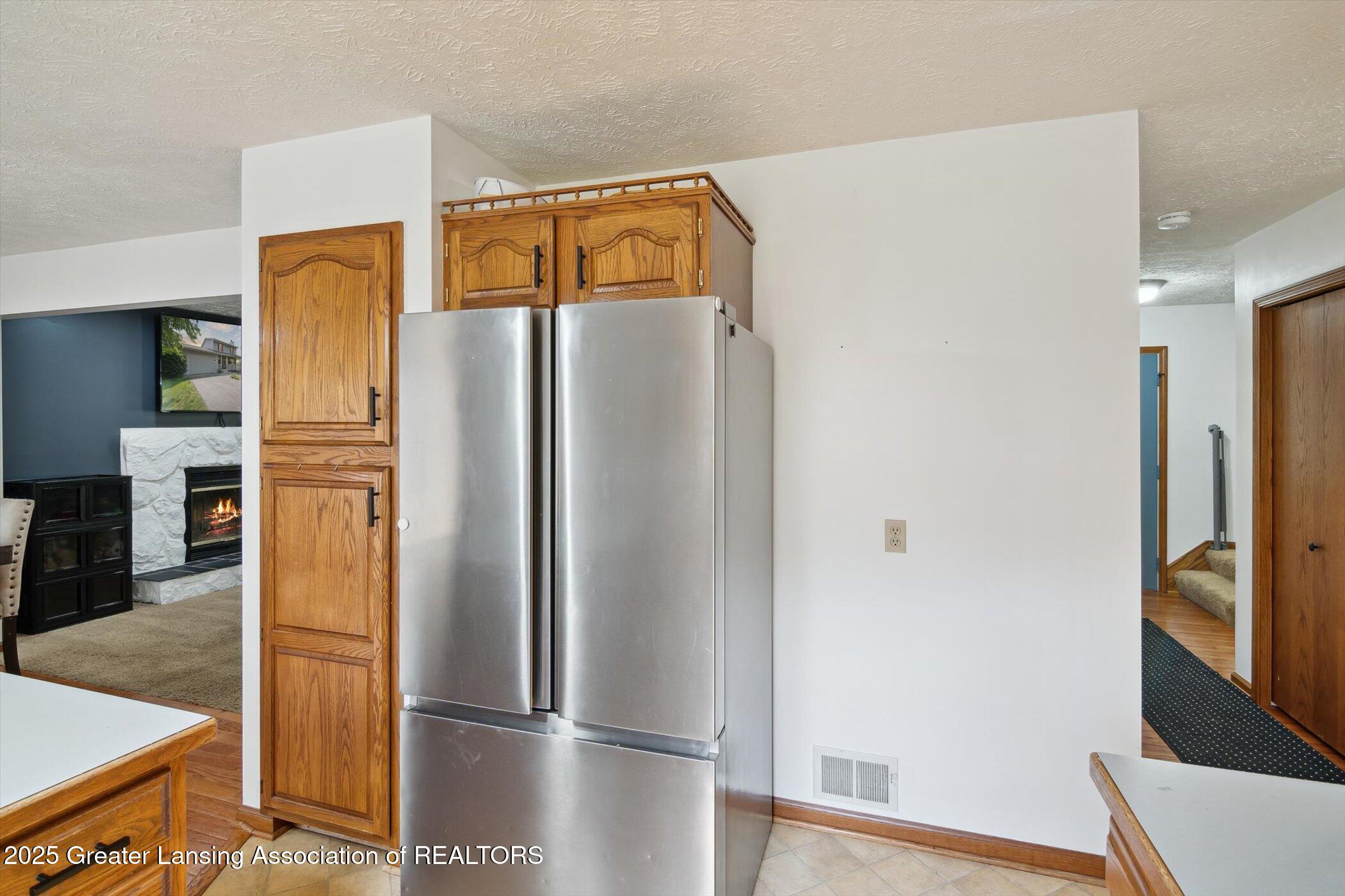 921 Ives Road Mason, MI 48854 - Photo 21 of 66 22-921-Ives-Rd-Mason-MI-48854-WindowStil