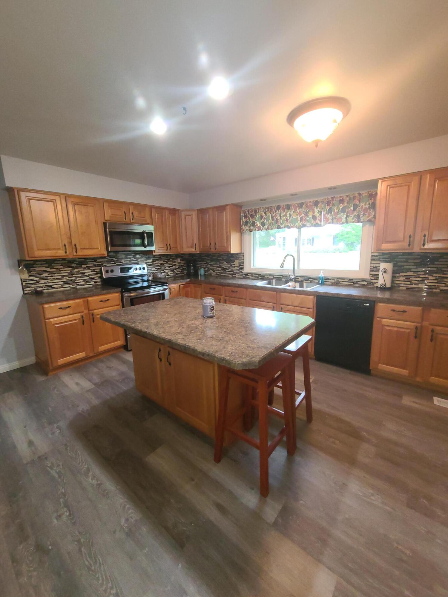 1033 Uhler Road Marion, OH 43302 - Photo 3 of 14 20230813_151000