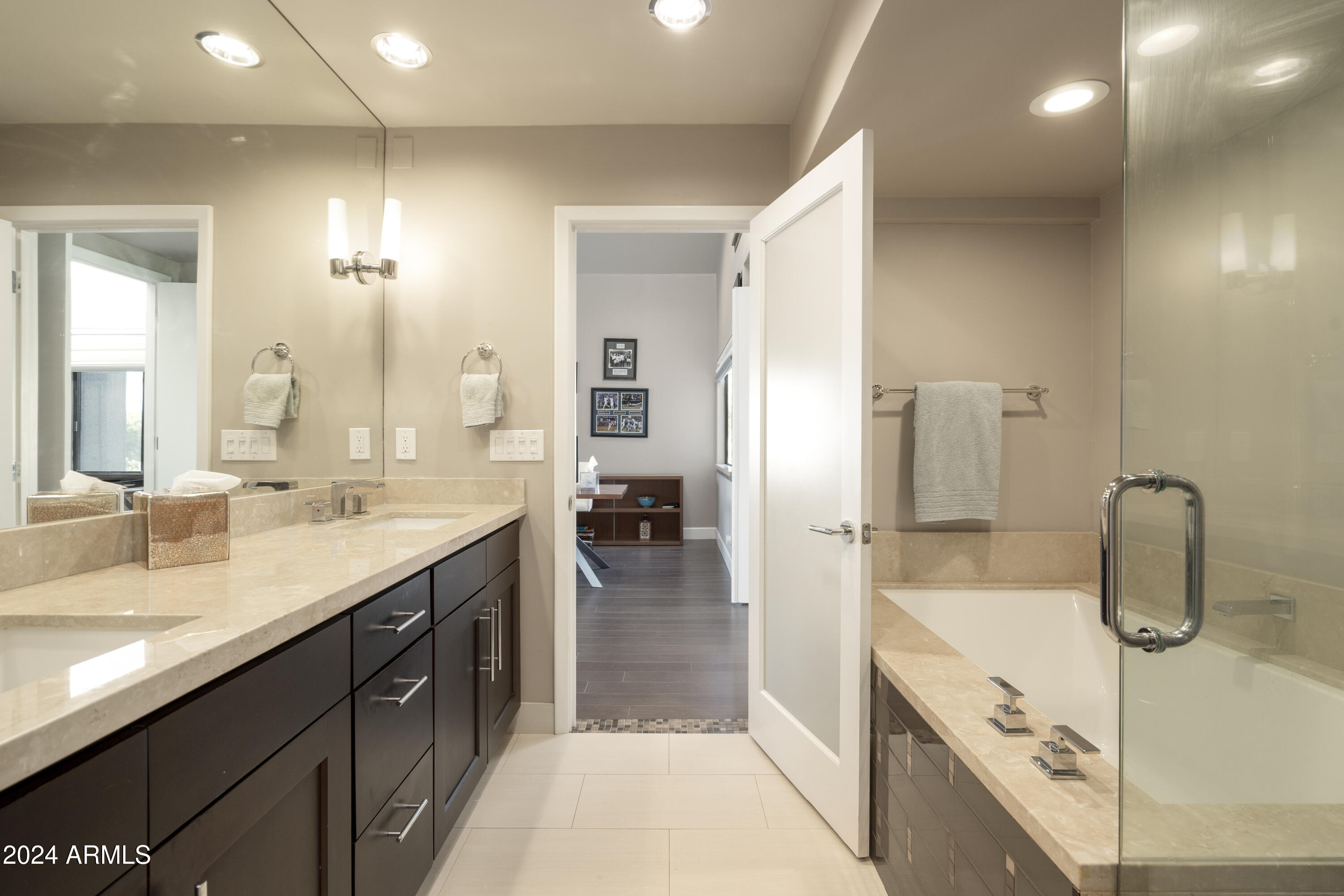 7760 East Gainey Ranch Road, Unit 13 Scottsdale, AZ 85258 - Photo 13 of 21 7760 #13 MasterBath-HDR