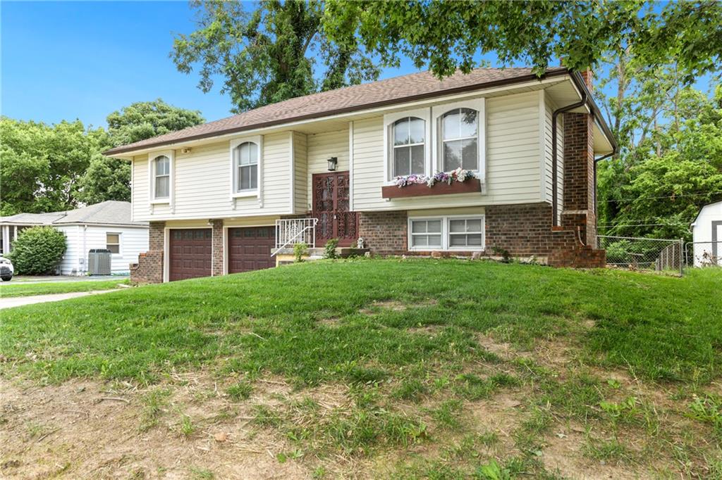 3417 Northeast Prather Road Kansas City, MO 64116 - Photo 3 of 31