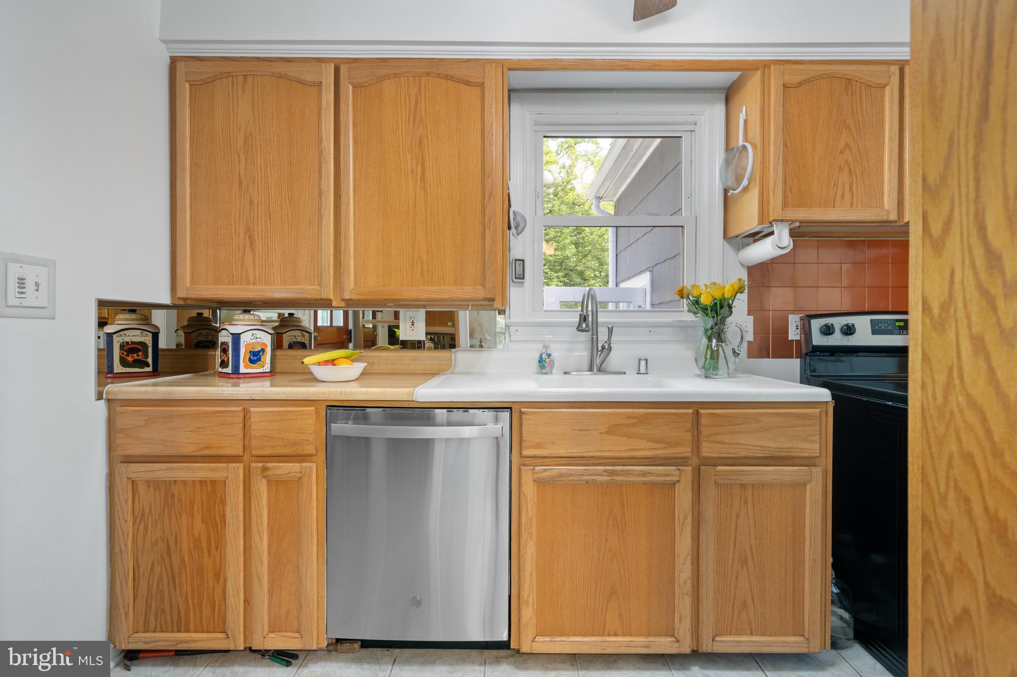 6304 Woodley Road Clinton, MD 20735 - Photo 5 of 32