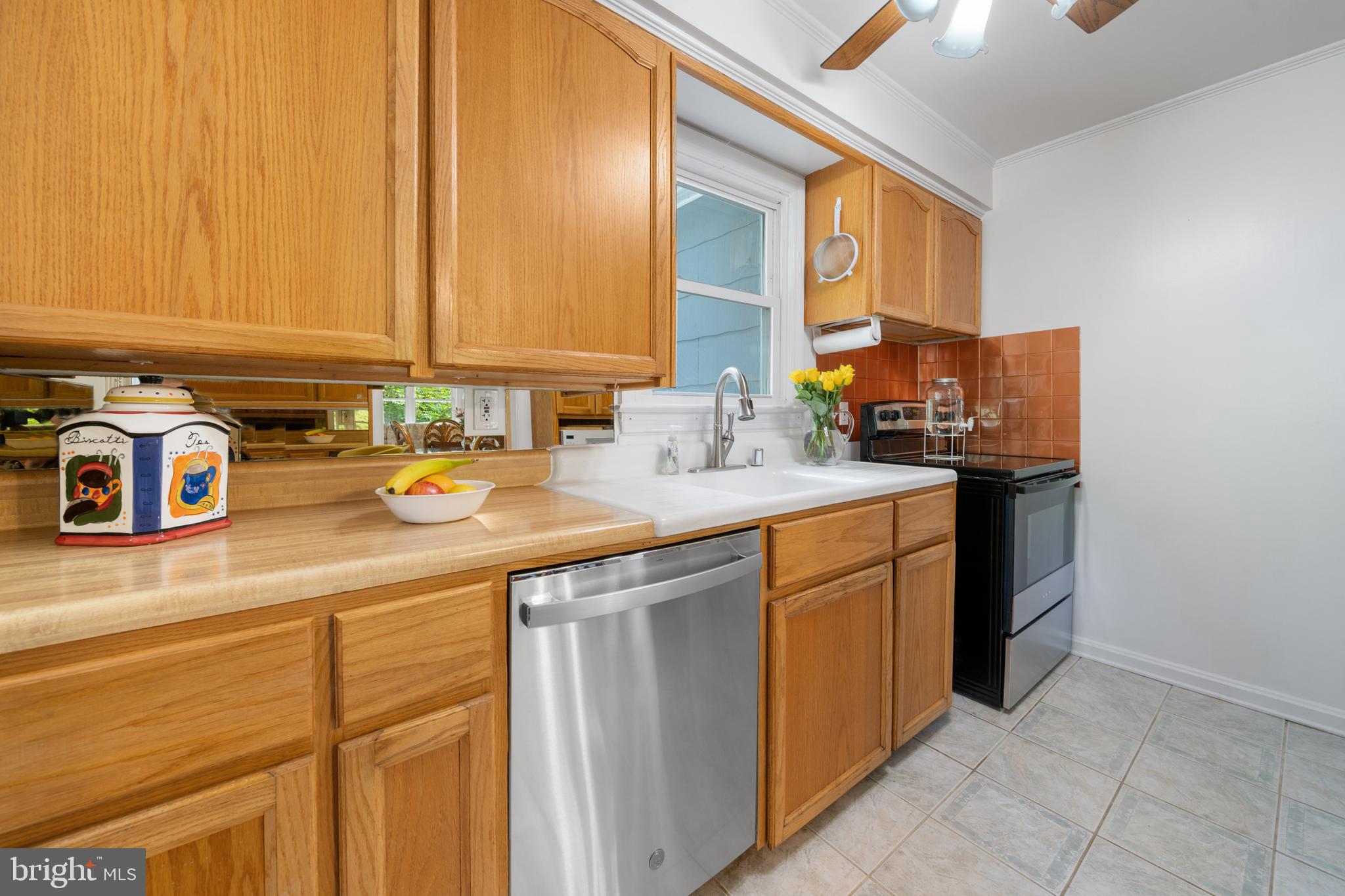 6304 Woodley Road Clinton, MD 20735 - Photo 6 of 32