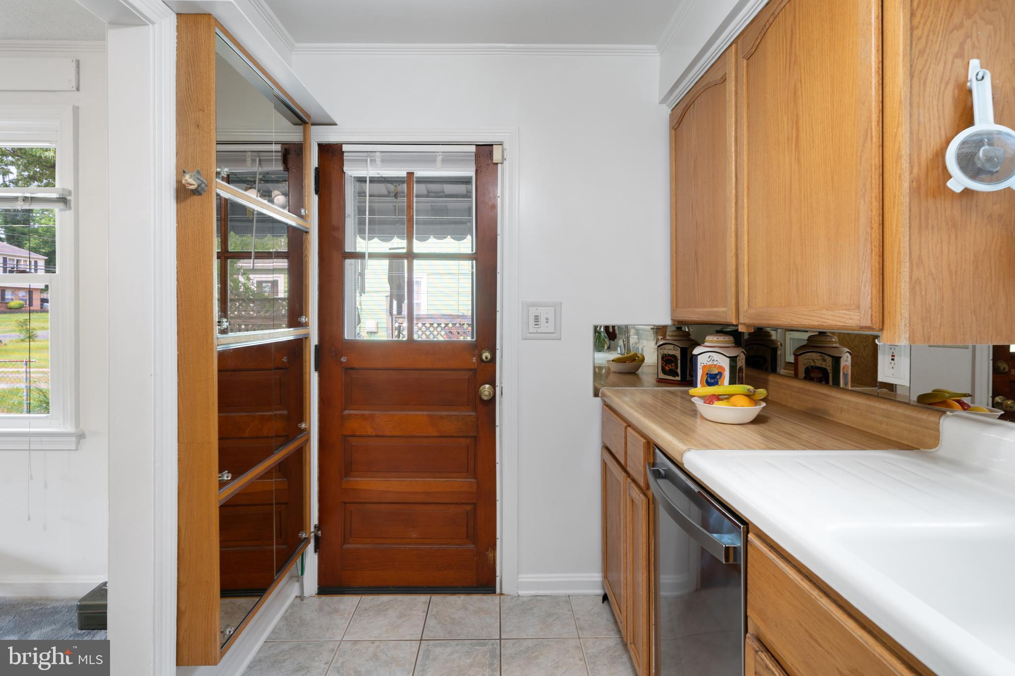 6304 Woodley Road Clinton, MD 20735 - Photo 9 of 32