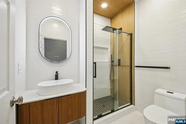 $925,000 | 80 West 18th Street, Weehawken, NJ 07086