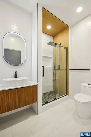 $925,000 | 80 West 18th Street, Weehawken, NJ 07086