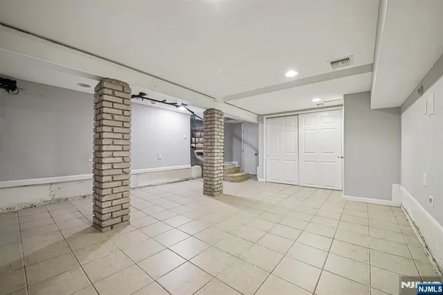 $925,000 | 80 West 18th Street, Weehawken, NJ 07086