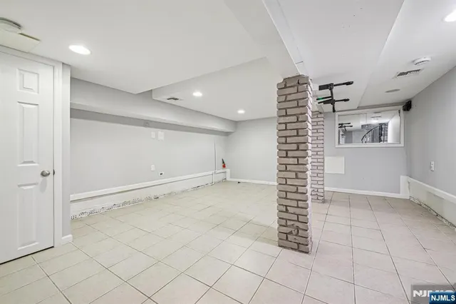 $925,000 | 80 West 18th Street, Weehawken, NJ 07086