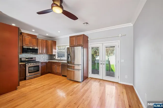 $925,000 | 80 West 18th Street, Weehawken, NJ 07086