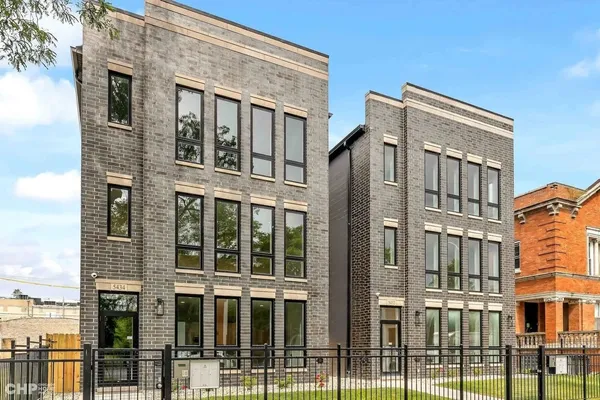 $2,700 | 5434 South Michigan Avenue, Unit 2, Chicago, IL 60615