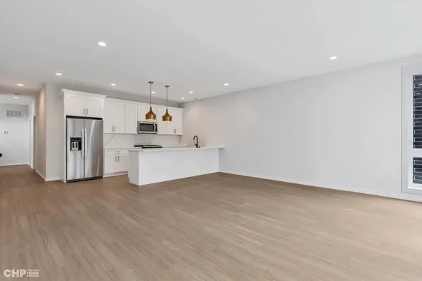 $2,700 | 5434 South Michigan Avenue, Unit 2, Chicago, IL 60615