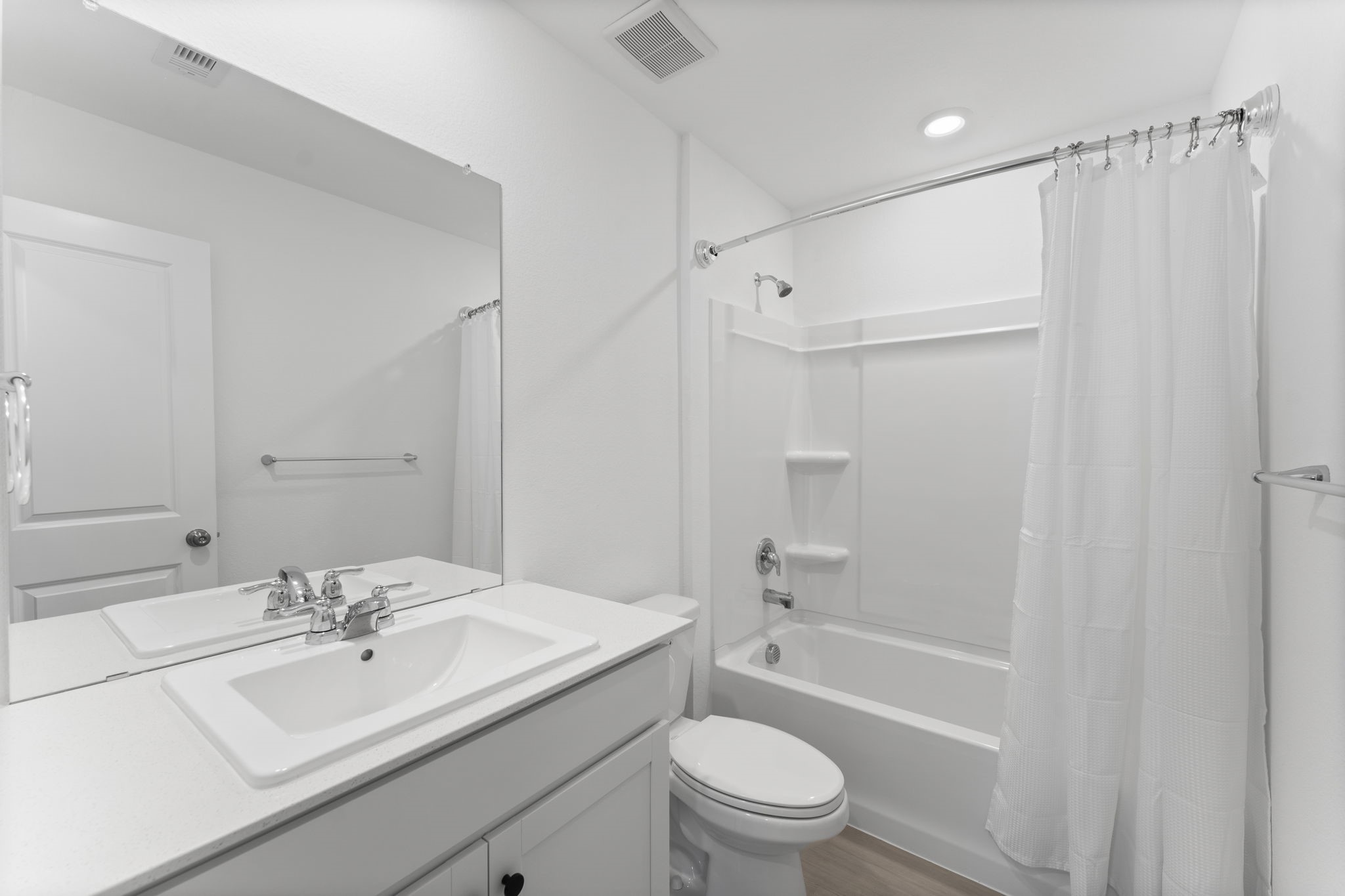 25392 Carnation Court Montgomery, TX 77316 - Photo 20 of 31 a bathroom with a sink toilet tub and shower