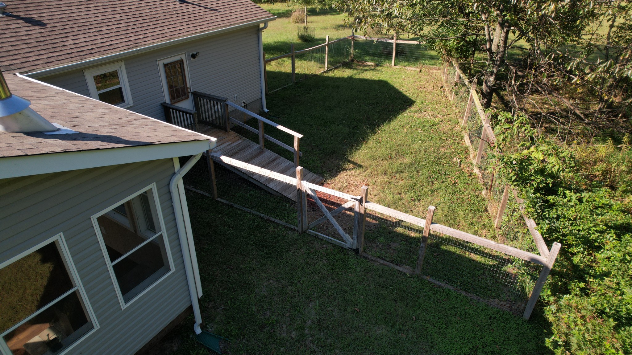 2808 Greer Road Goodlettsville, TN 37072 - Photo 33 of 37 a balcony with a stove