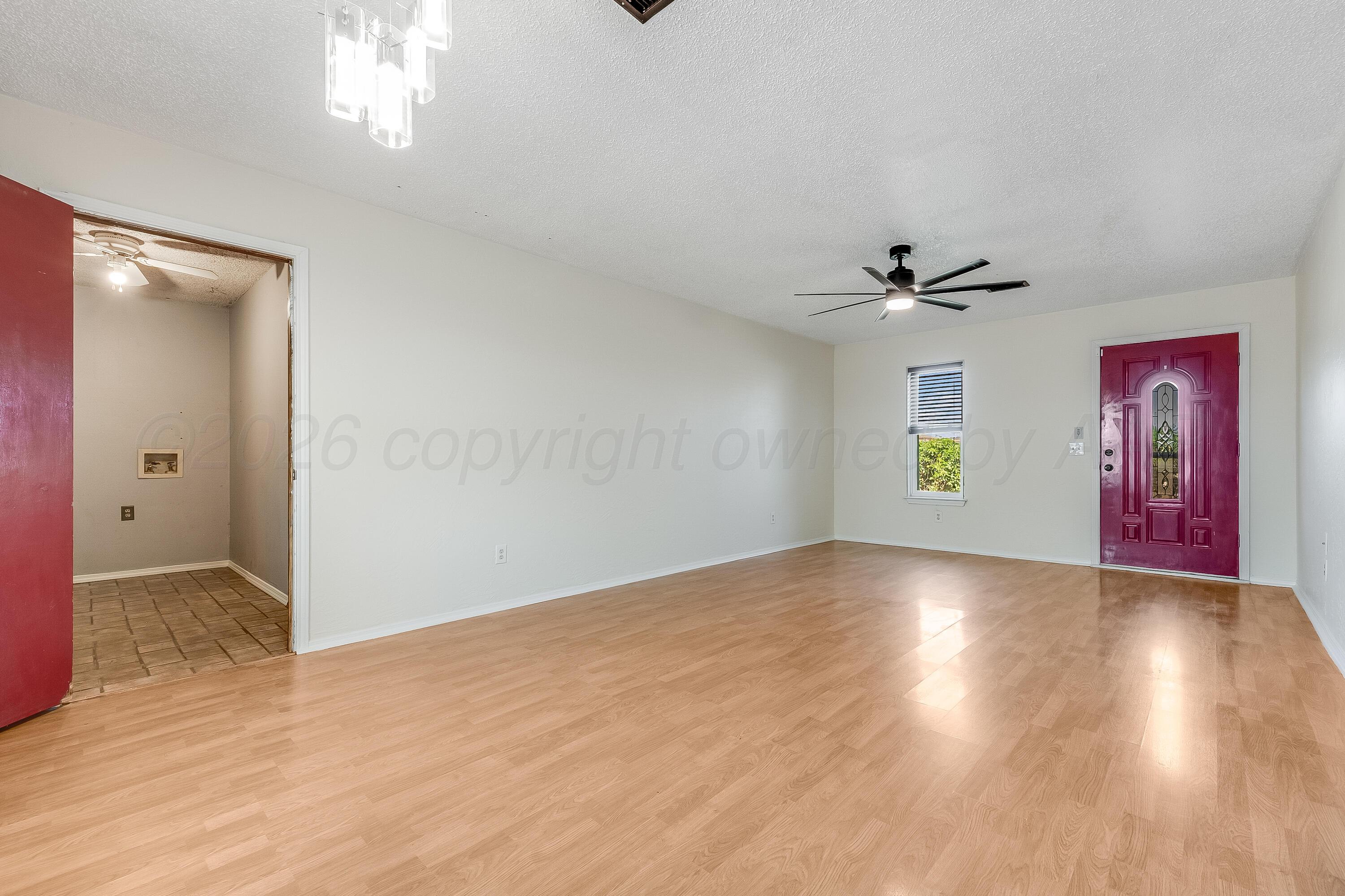 68 Hunsley Road Canyon, TX 79015 - Photo 7 of 22 Living Area