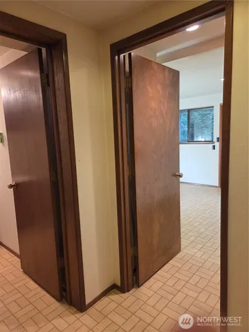 $540,000 | 31 East Village View Drive, Allyn, WA 98524