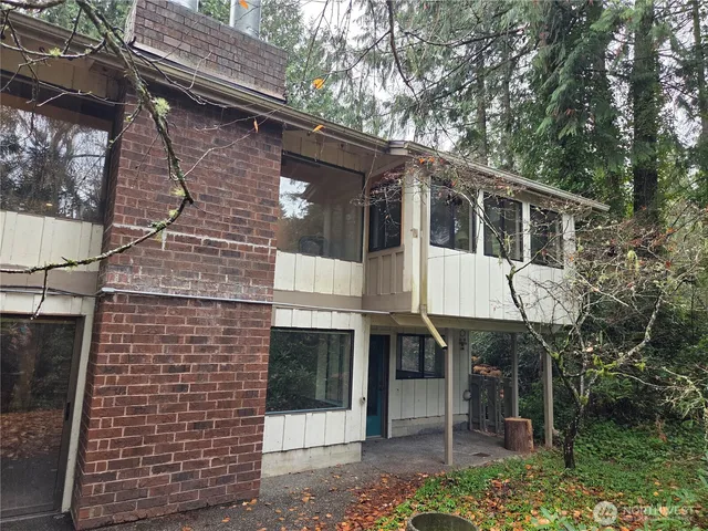 $520,000 | 31 East Village View Drive, Allyn, WA 98524