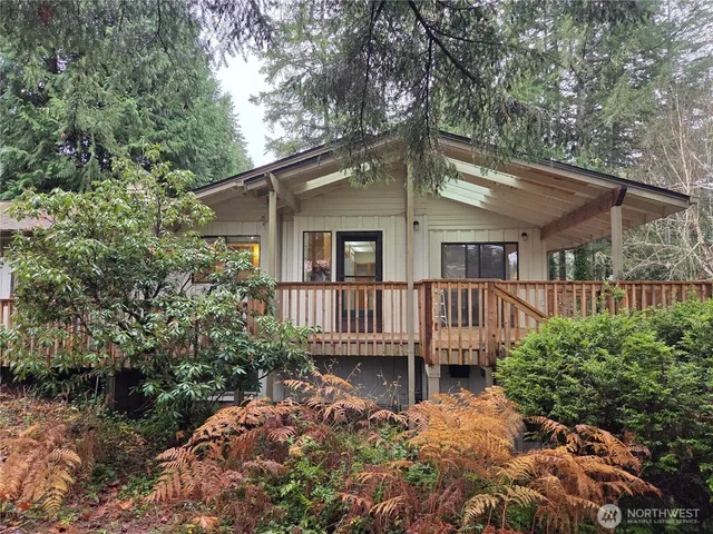 $540,000 | 31 East Village View Drive, Allyn, WA 98524