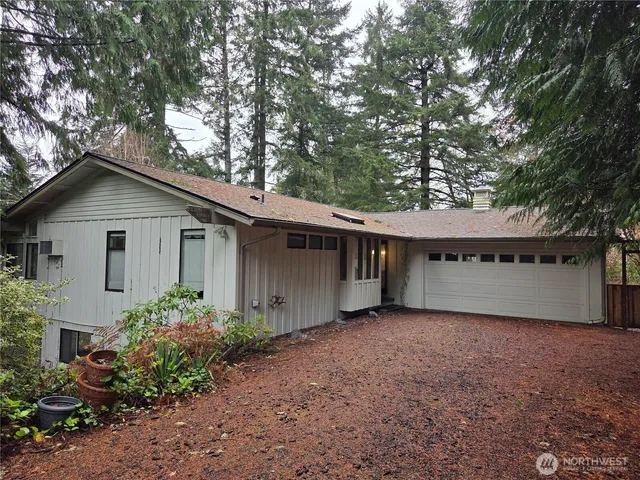 $540,000 | 31 East Village View Drive, Allyn, WA 98524