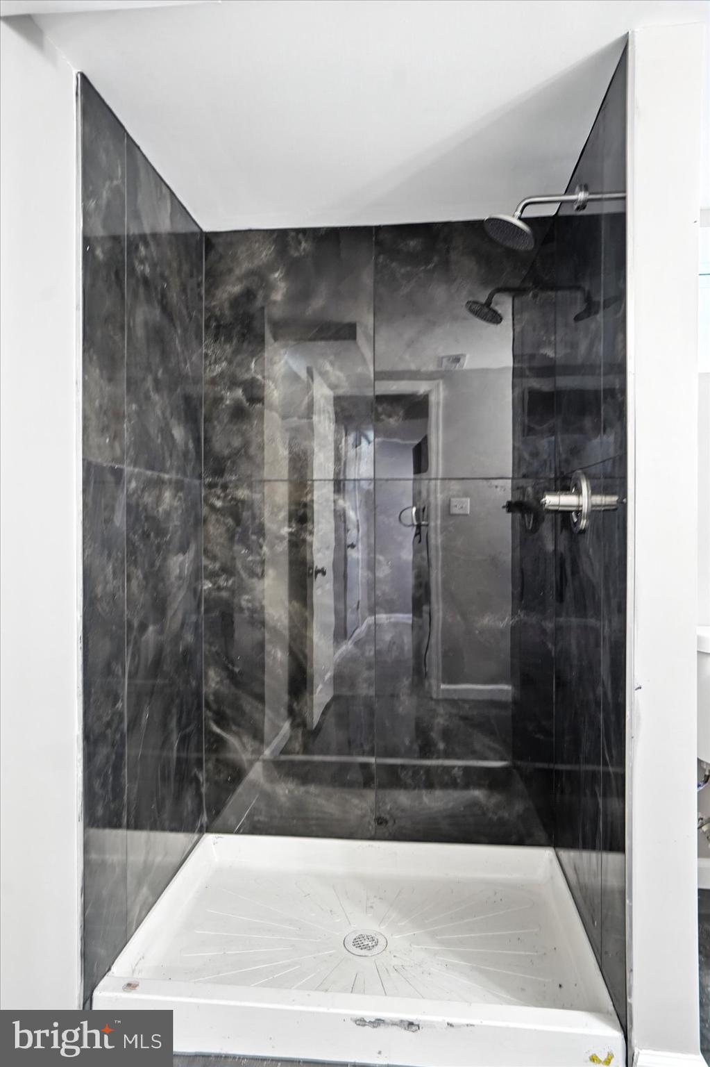6147 Northdale Road Baltimore, MD 21228 - Photo 23 of 39 Gallery Image 23