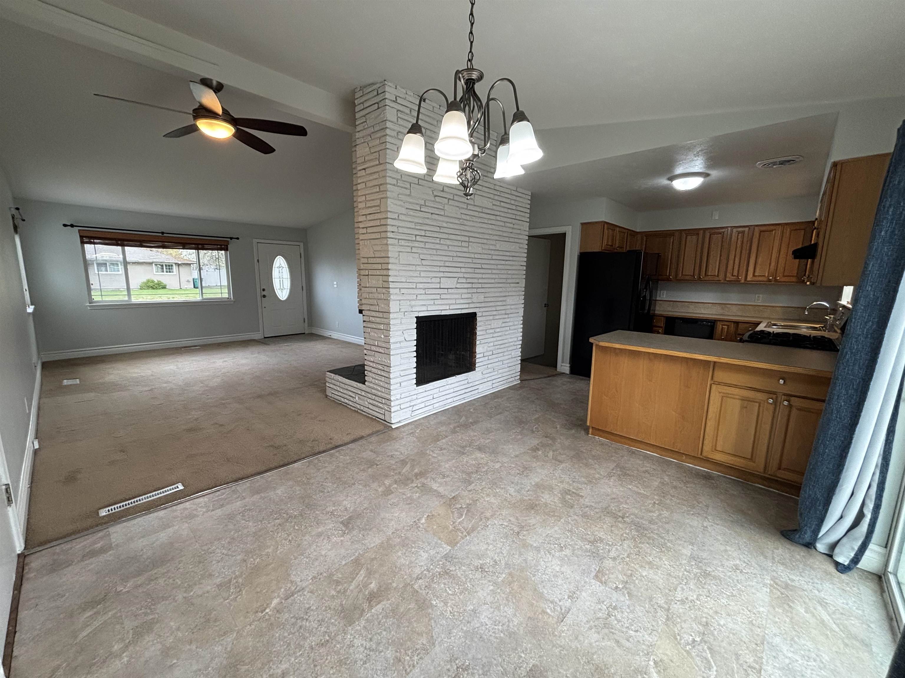 1604 South Woodlawn Road Spokane Valley, WA 99216 - Photo 4 of 32