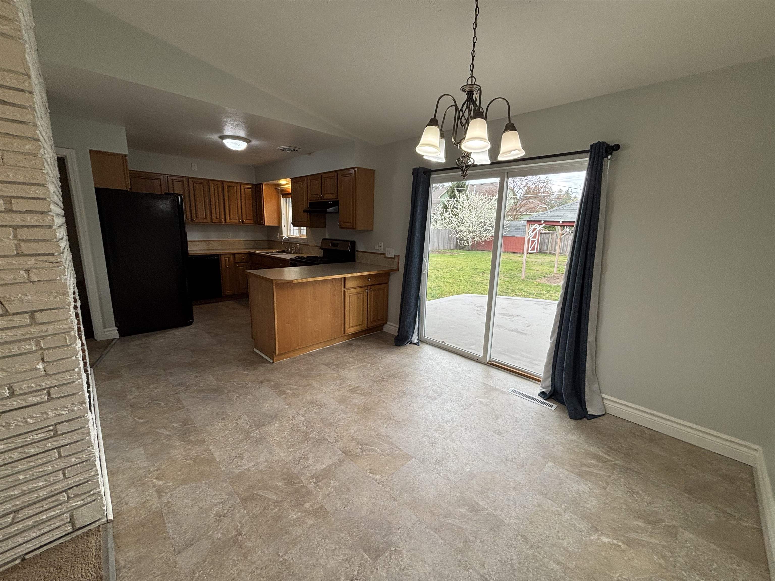 1604 South Woodlawn Road Spokane Valley, WA 99216 - Photo 5 of 32