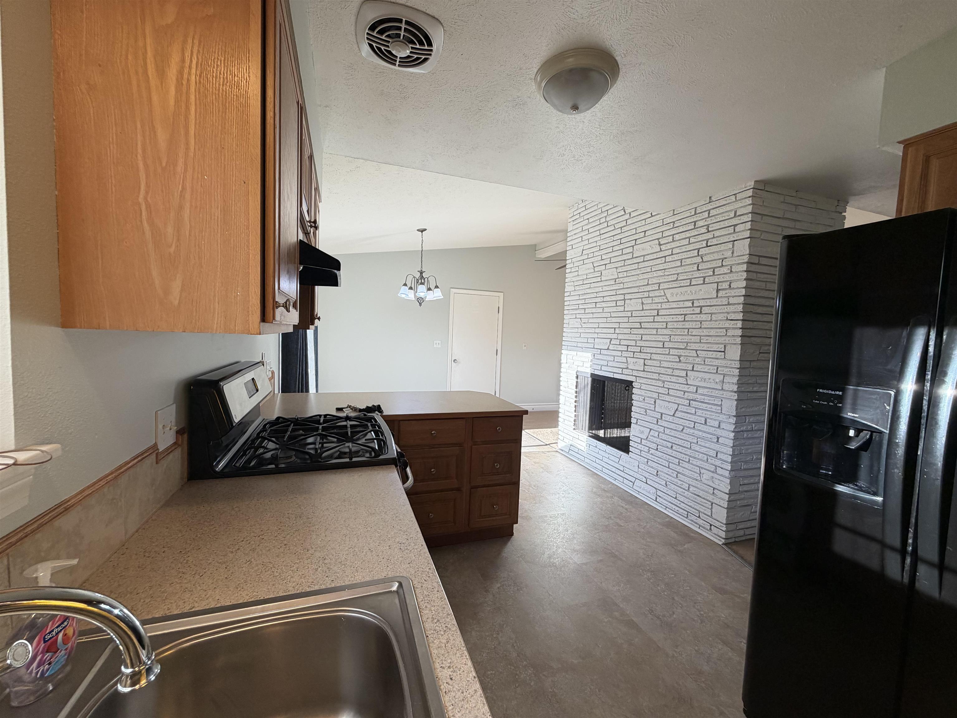 1604 South Woodlawn Road Spokane Valley, WA 99216 - Photo 8 of 32