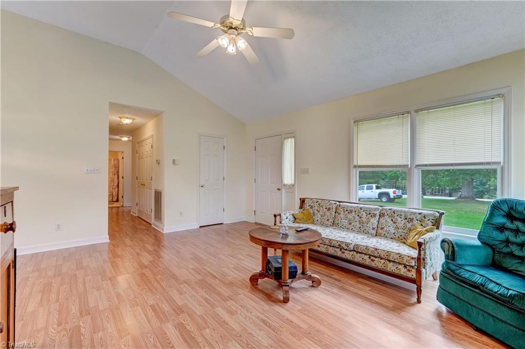 246 Periwinkle Road Eden, NC 27288 - Photo 7 of 24 Gallery Image 7