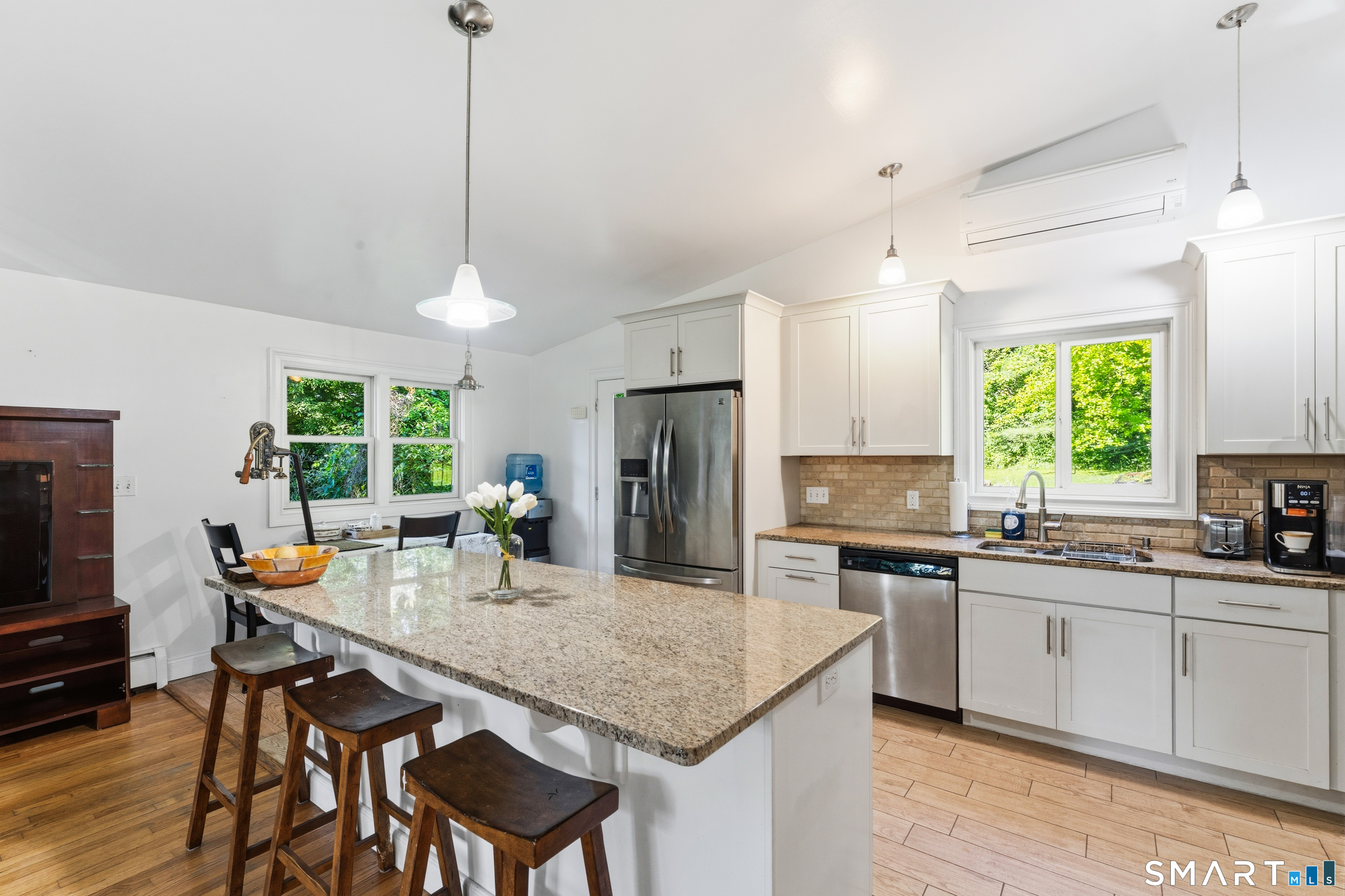 21 North Pleasant Rise Brookfield, CT 06804 - Photo 4 of 39