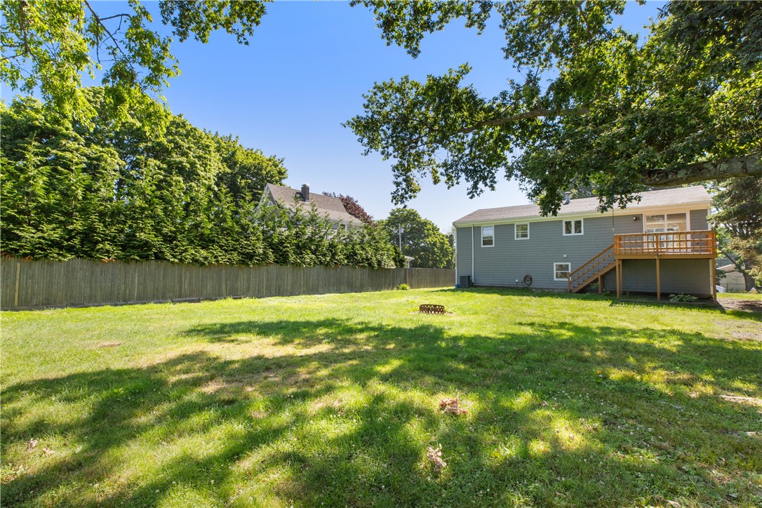 94 Ridgewood Road Middletown, RI 02842 - Photo 28 of 31