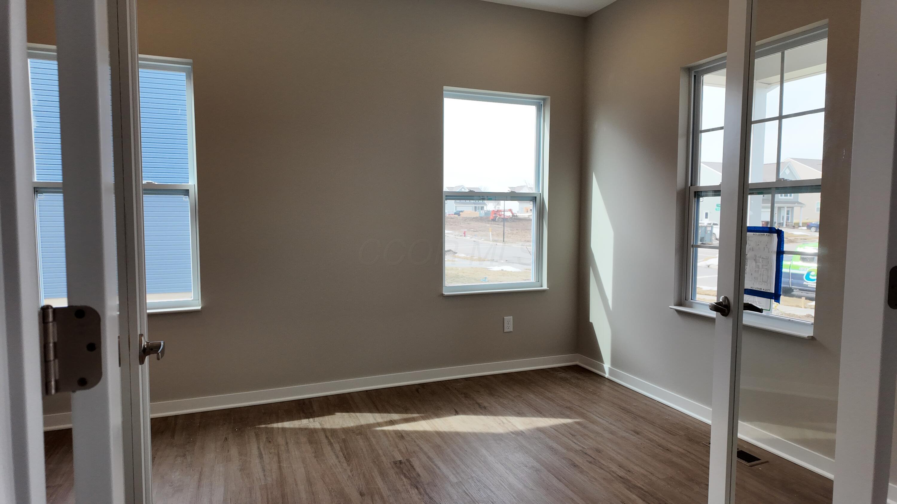 263 Cavanaugh Drive Commercial Point, OH 43116 - Photo 6 of 34