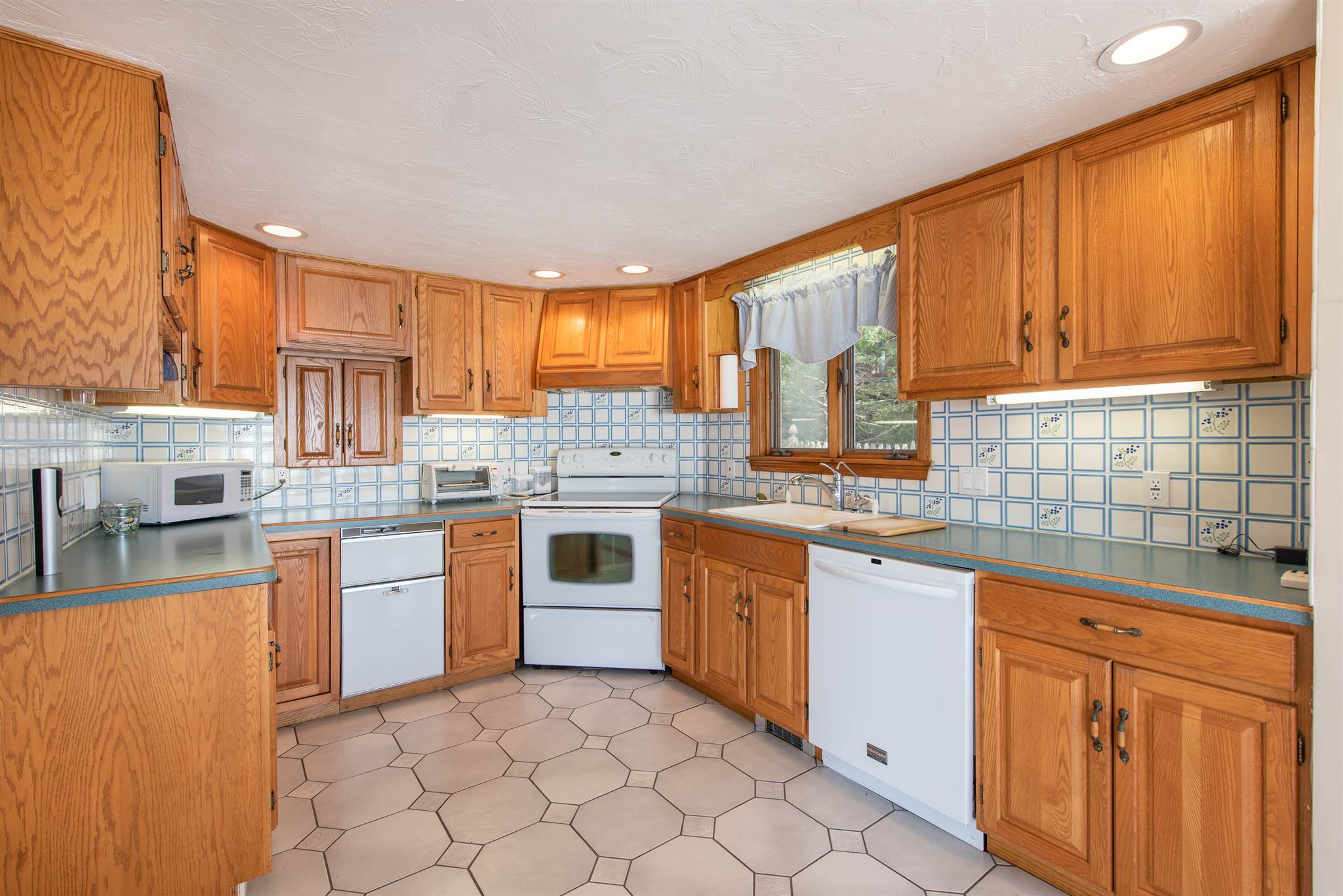 75 Spindle Point Road Meredith, NH 03253 - Photo 15 of 28
