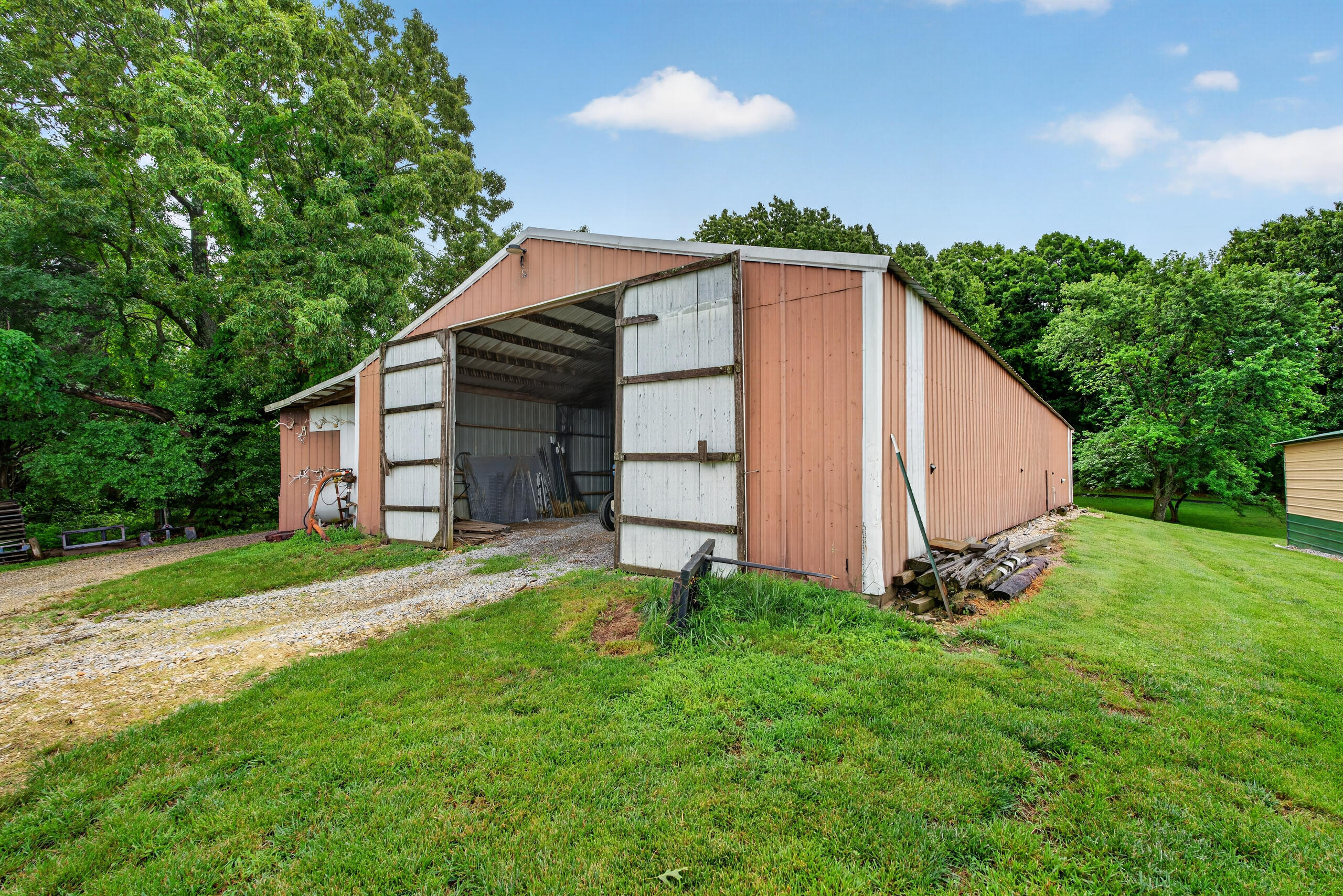 848 Paradise Road Grand Rivers, KY 42045 - Photo 18 of 75 DSC00412