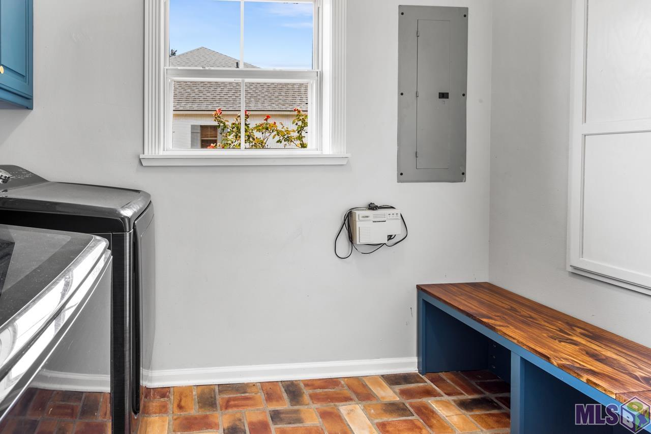 40201 Parker Road Prairieville, LA 70769 - Photo 24 of 25 Laundry Room