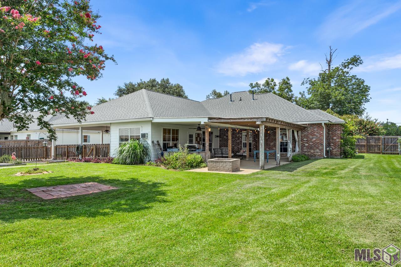 40201 Parker Road Prairieville, LA 70769 - Photo 9 of 25 Plenty of Outdoor Space
