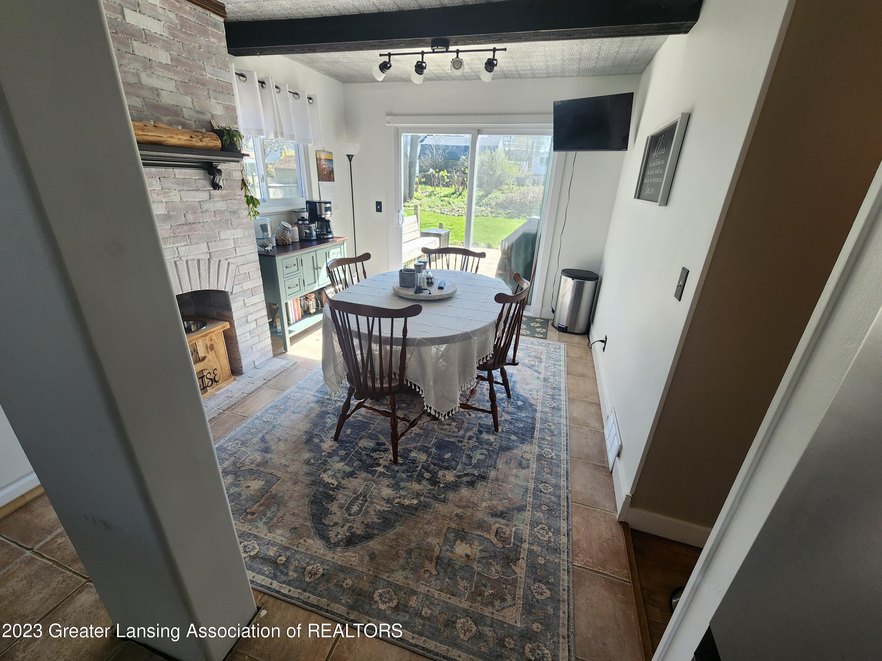 2110 Riverside Court Lansing, MI 48906 - Photo 11 of 40 Dining Room and Kitchen