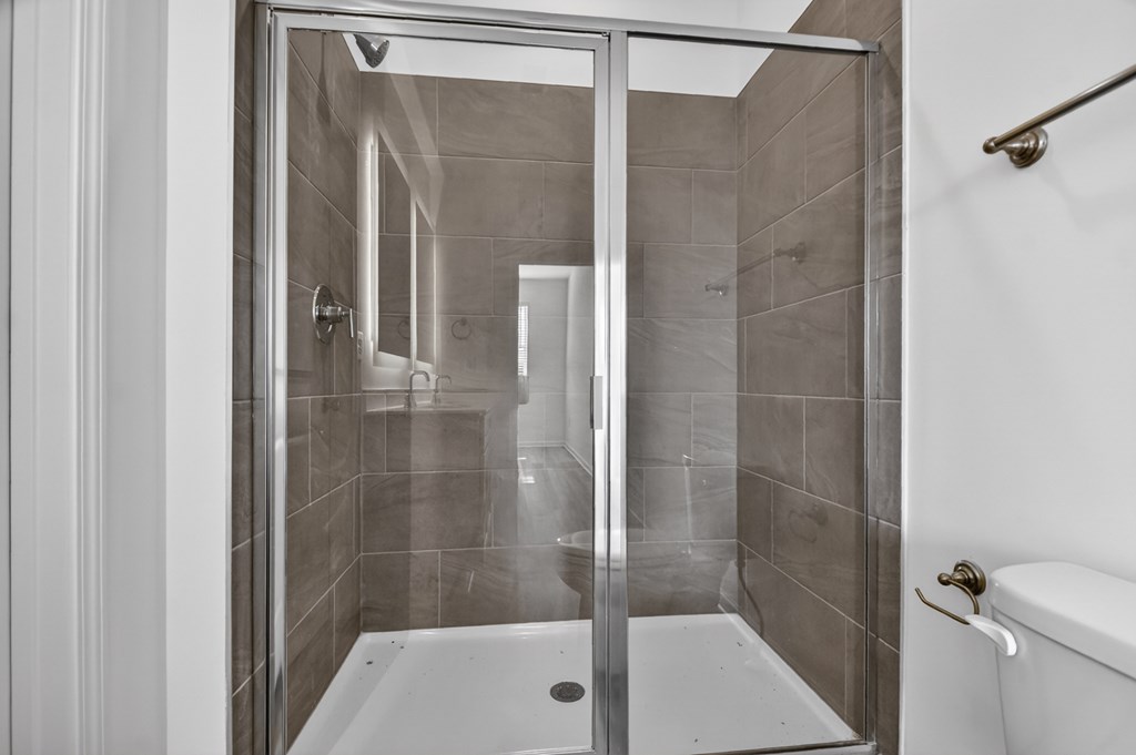7 Grove Loop Blue Ridge, GA 30513 - Photo 26 of 33 a bathroom with a shower and toilet