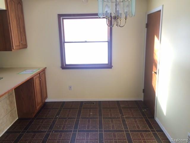 3463 German Road Columbiaville, MI 48421 - Photo 9 of 24 262-147608 dining area.jpg